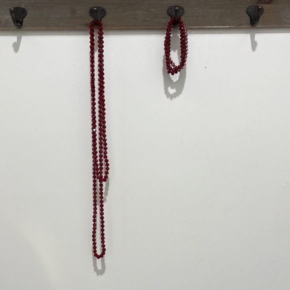 Elegant Red Beaded Necklace and Bracelet Set - Picture 3 of 3